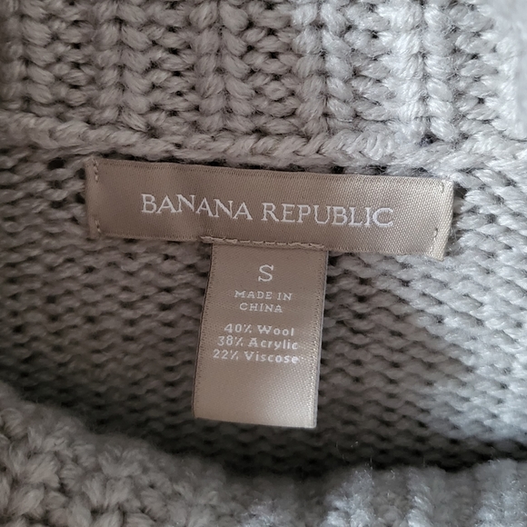 Banana Republic Cowl-Neck Knitted Sweater - Picture 4 of 4